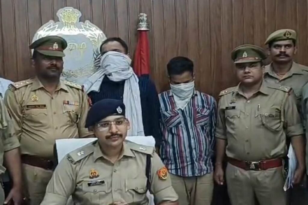 पुलिस को आया फोन, कार रोकने के लिए लगाई चेकिंग, फिर जो हुआ हैरान हैं अफसर